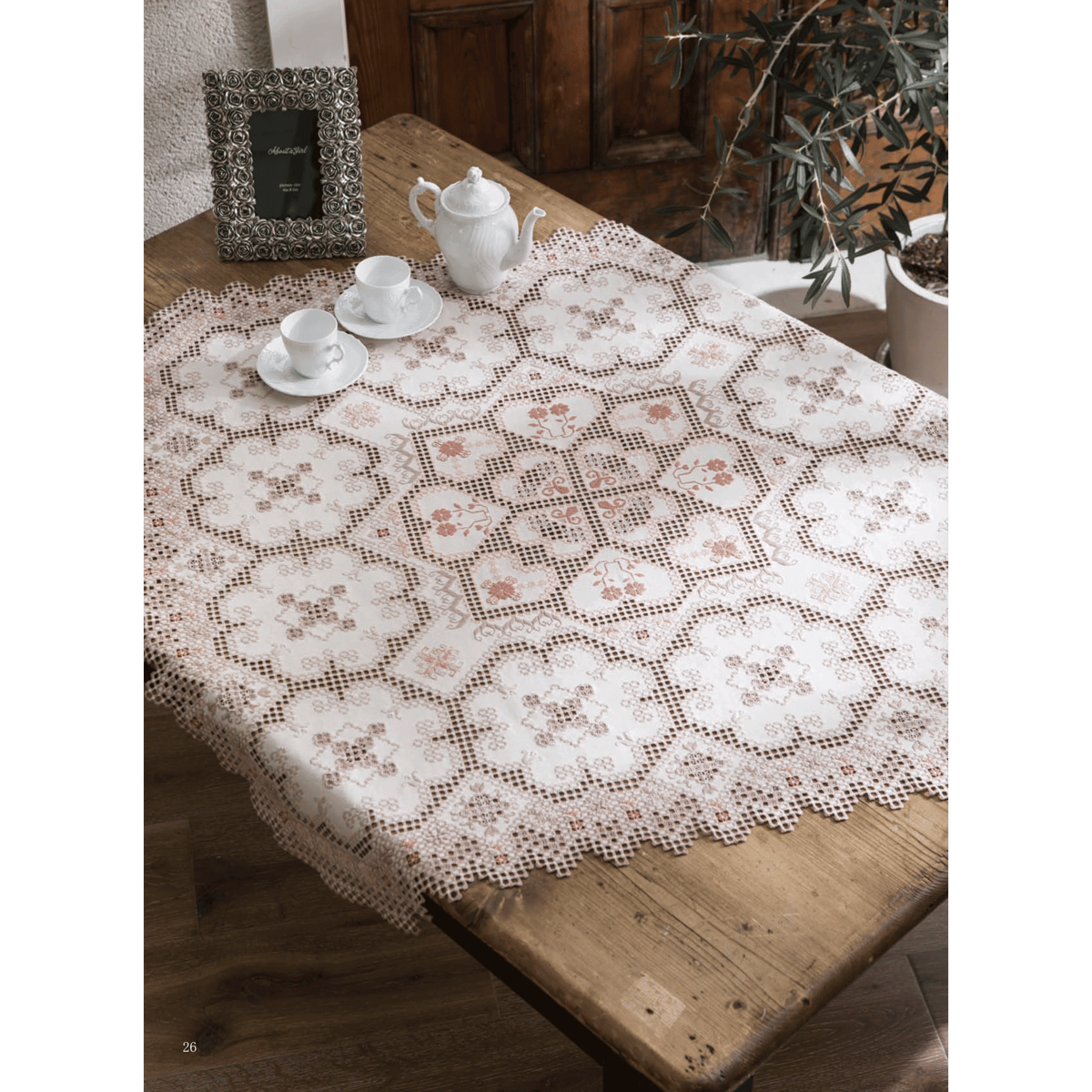 戸塚刺繍フランス刺繍ハーダンガー リネン 地