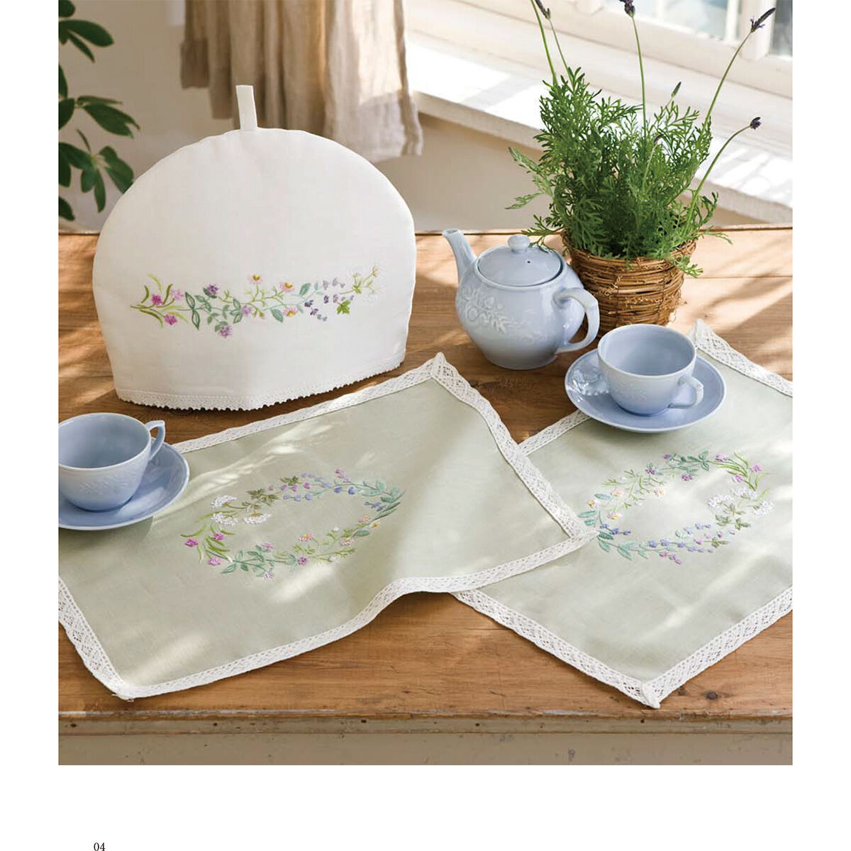 リネンにハーブの花刺繍 2 | 戸塚刺しゅうオンラインショップ