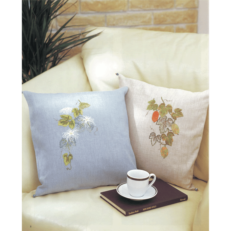 書籍＞ 刺しゅうで描く 新装版 山野草1 | 戸塚刺しゅうオンラインショップ