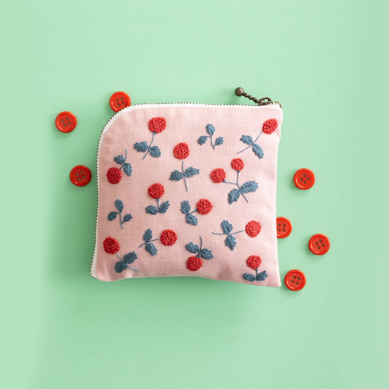 星あかりの刺繍手帖ポーチ「木いちご」刺しゅうキット№564 | 戸塚