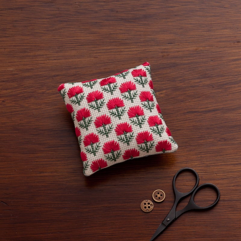 クッションカバー　2枚　手刺しゅう　昭和　レトロ　デザイン　ピンク　戸塚刺繍 クッションカバー 2枚 手刺しゅう 昭和 レトロ デザイン ピンク