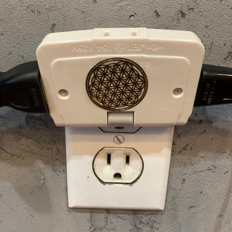 Gやネズミが消える❓屋内配線をととのえるふるえる電源タップいやしろくん