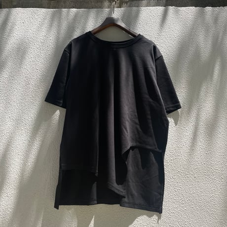 Asymmetry Shadow Over Silhouette Black Tee/F266