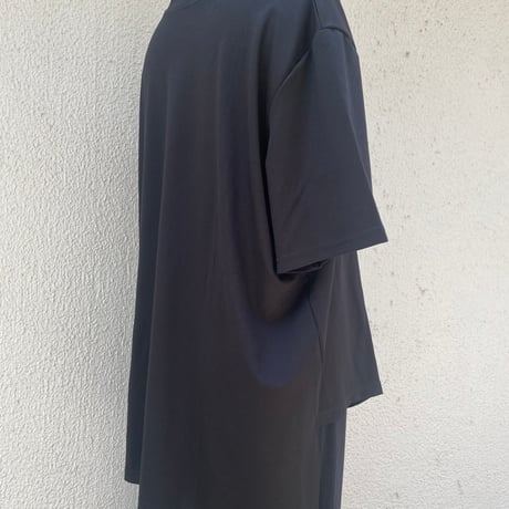 Asymmetry Shadow Over Silhouette Black Tee/F266