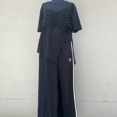 Asymmetry Shadow Over Silhouette Black Tee/F266