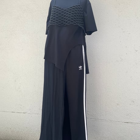 Asymmetry Shadow Over Silhouette Black Tee/F266