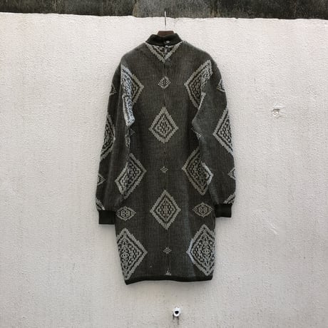 TRUSSARDI スタンドカラー幾何学　ニットワンピース  /F211