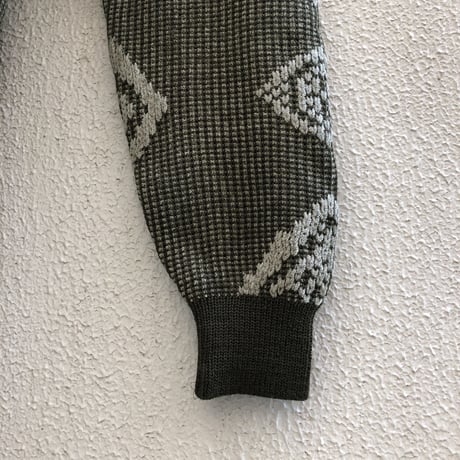 TRUSSARDI スタンドカラー幾何学　ニットワンピース  /F211