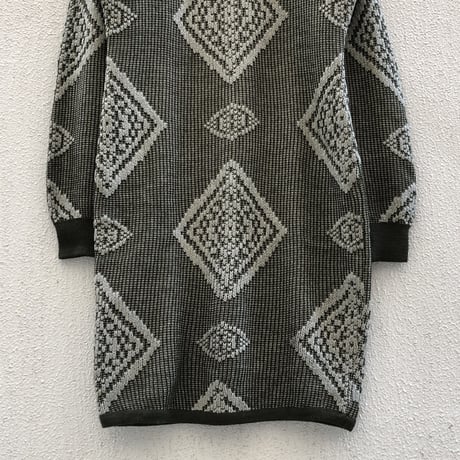 TRUSSARDI スタンドカラー幾何学　ニットワンピース  /F211
