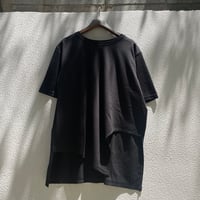 Asymmetry Shadow Over Silhouette Black Tee/F266