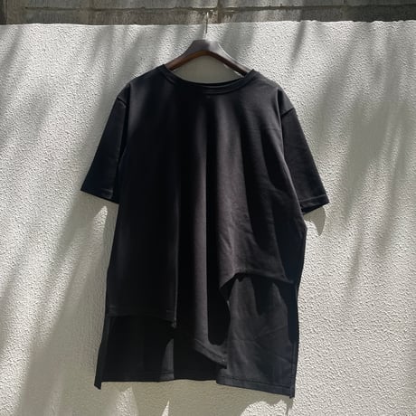 Asymmetry Shadow Over Silhouette Black Tee/F266