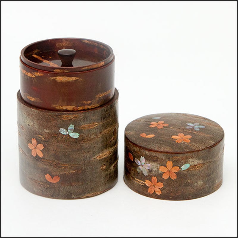桜皮細工 総皮茶筒 らでん貝付大桜 ちらし皮 （樺細工） | 角館桜皮