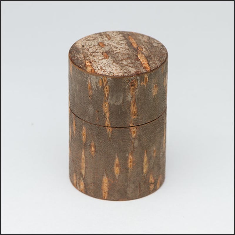 桜皮細工 総皮茶筒 たて貼ちらし皮細型（樺細工） | 角館桜皮