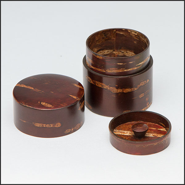 【工芸品2点セット】茶道具 棗 本漆塗り 天然木/桜皮細工 お盆 菓子器 樺細工 工芸品2点セット】茶道具 棗 本漆塗り 天然木/桜皮細工 お盆