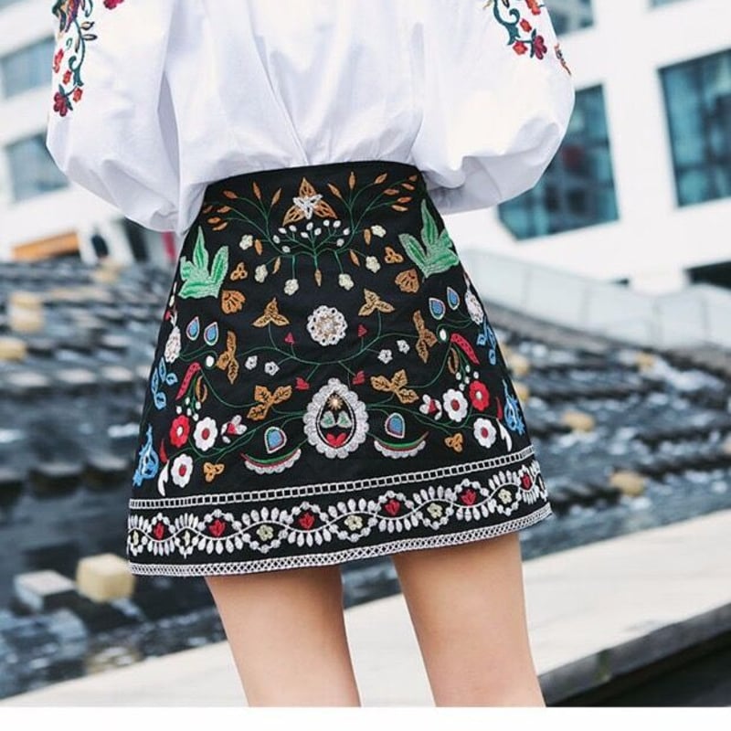 レトロ刺繍ミニスカート | chouchou