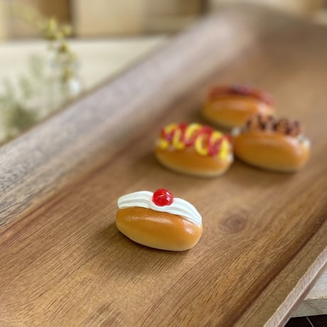 クリームコッペパンストラップ