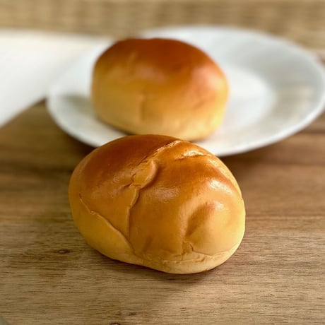 ロールパン１個