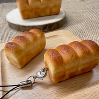 ミニチュア山型食パンストラップ