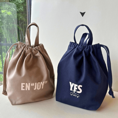 【MARUGRA×DRESSSEN】 SMALL DAY BAG “YES/ENJOY” (NAVY COLOR)