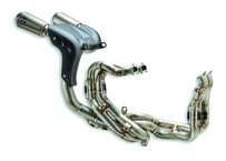 AKRAPOVIC チタン製フルエキゾーストシステム　ドゥカティ パフォーマンス DUCATI PANIGALE V4 / S / R / SP2 22-24 レーシングフェアリング付き