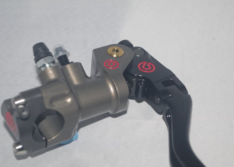 ブレンボ　ラジアルマスターシリンダー　19×16 Brembo Racing MOTOGP ラジアルマスターシリンダー 19X20 TITANI