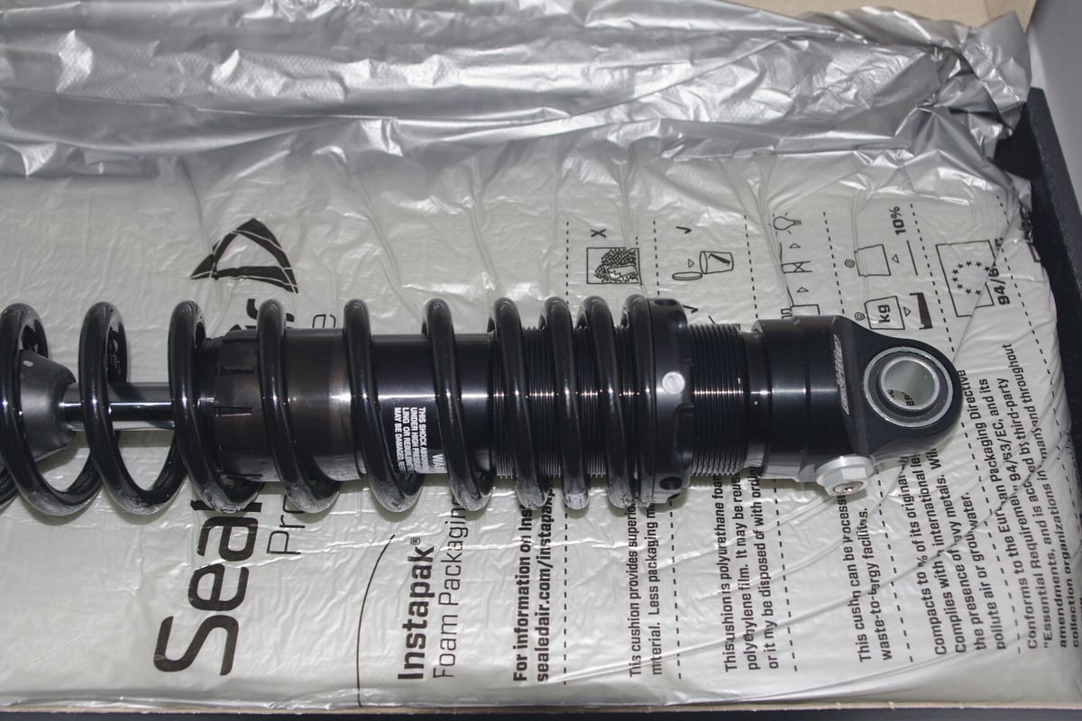 在庫有り OHLINS BLACKLINE KA963 KAWASAKI 旧Z系 Z1R / 在庫有り OHLINS BLACKLINE KA963 KAWASAKI 旧Z系 Z1R /