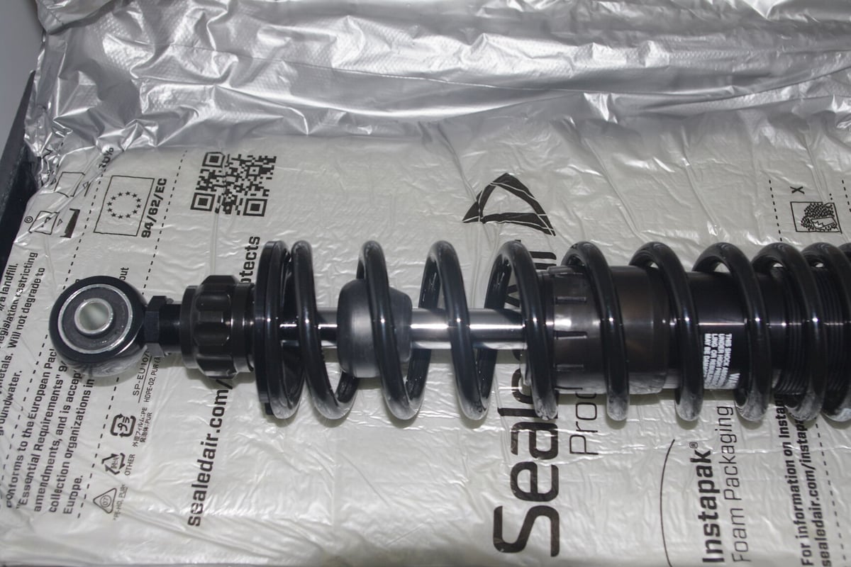 在庫有り OHLINS BLACKLINE KA963 KAWASAKI 旧Z系 Z1R / 在庫有り OHLINS BLACKLINE KA963 KAWASAKI 旧Z系 Z1R /