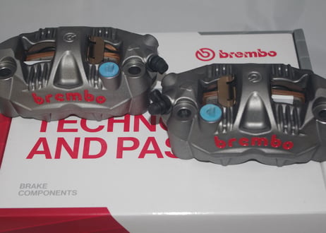 ディーラー在庫有　左右セット　RADIAL BRAKE CALIPERS BREMBO RACING GP4-RS MONOBLOCS 108MM