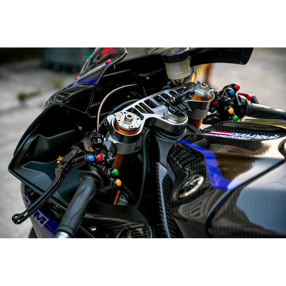 YZF-R1 2016年左右サイドのパネル！凄い美品！ 楽天市場】SPEEDRA スピードラ インナーサイドパネル YZF-R25