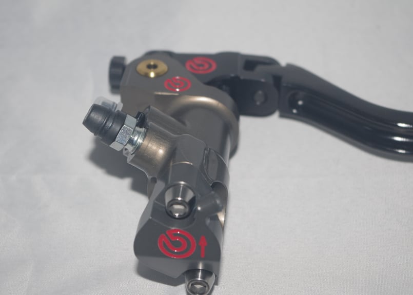 ブレンボ　ラジアルマスターシリンダー　19×16 Brembo Racing MOTOGP ラジアルマスターシリンダー 19X20 TITANI