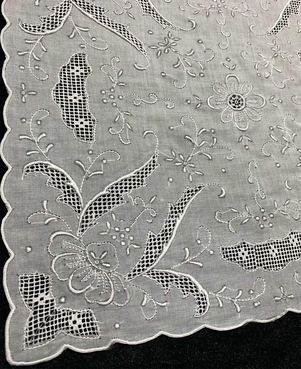 スワトウ刺繍・ ハンカチーフ （ウェイブ） | Le Attridee