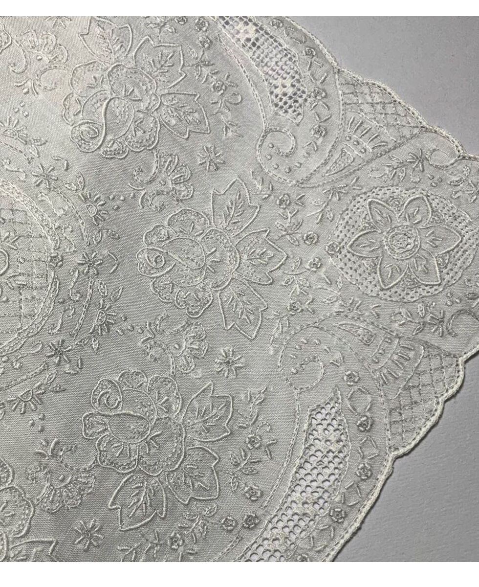 スワトウ刺繍のハンカチーフ スワトウ刺繍・ ハンカチーフ （ロイヤルローズ） | Le Attri