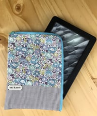 フラワープリント・Kindle用ポーチ