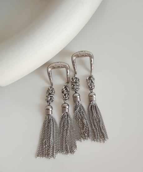 buckle double tassel