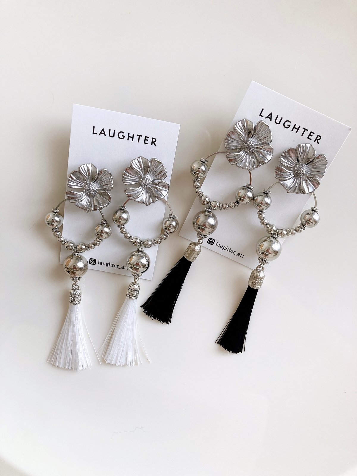 e.m.イーエム　ことりとお花のピアスセット Flower the me storee × LAUGHTER コラボ | LAUGHTER