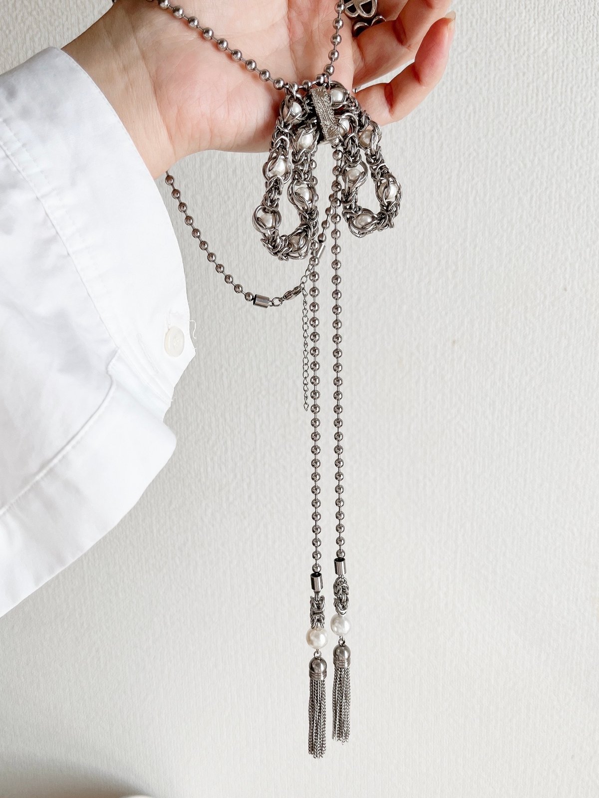 Pearl ribbon tassel necklace | LAUGHTER