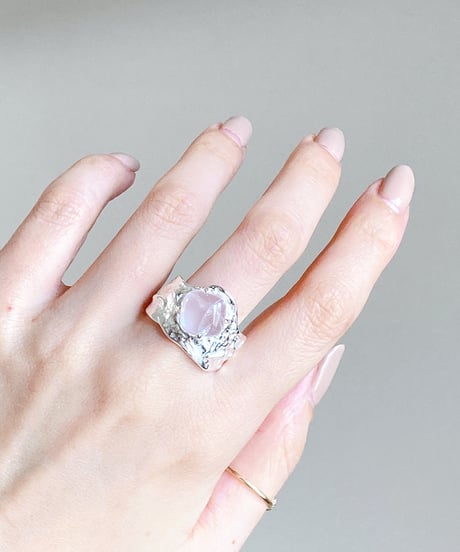nuance quartz ring