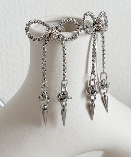 chain ribbon studs
