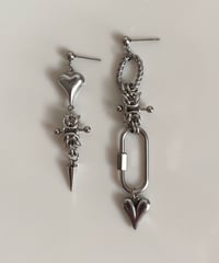 asymmetry heart karabiner earring  【予約販売9/10発送】
