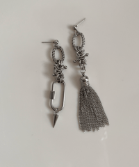 asymmetry tassel karabiner earring 【予約販売9/10発送】