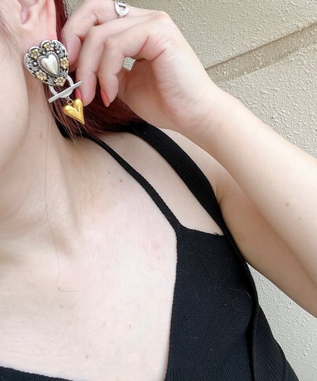 Heart mantel pierce