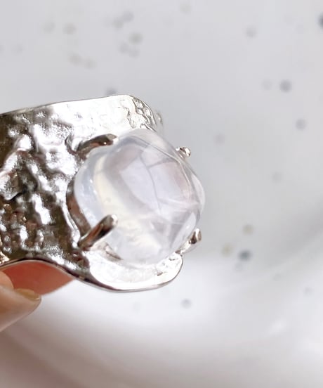 nuance quartz ring