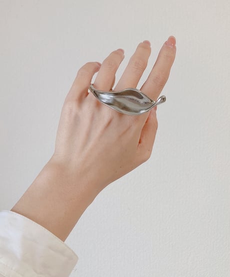double finger leaf ring