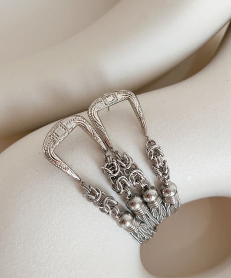 buckle double tassel