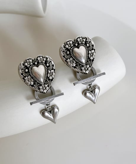 Heart mantel pierce