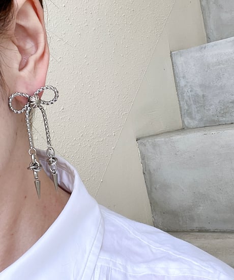 chain ribbon studs