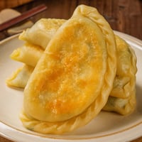 【李家のジャンボ焼き餃子】皮から手作りの素材にこだわった中国本場の味！