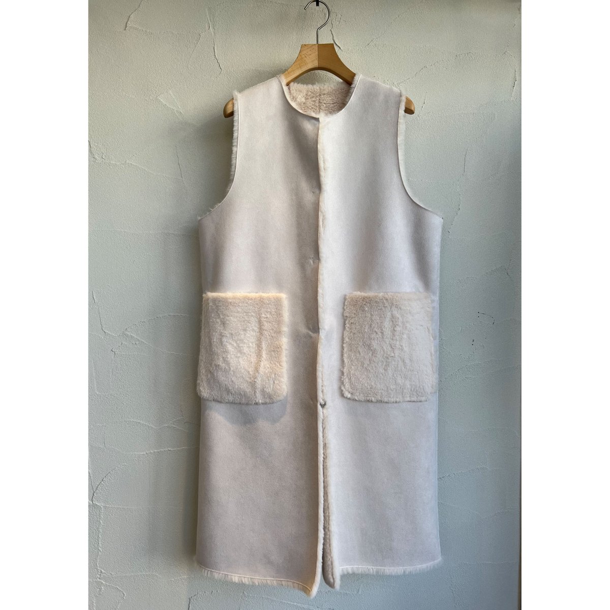 TIARA✨未使用級　エコファー　ムートンベスト　ベルト　ボア　ロングジレ　現行 TIARA✨未使用級 エコファー ムートンベスト ベルト ボア