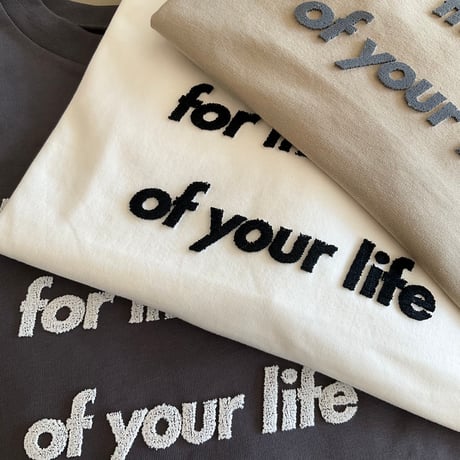 ブラシ刺繍ロゴTシャツ