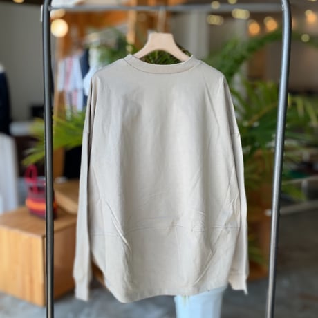 ブラシ刺繍ロゴTシャツ